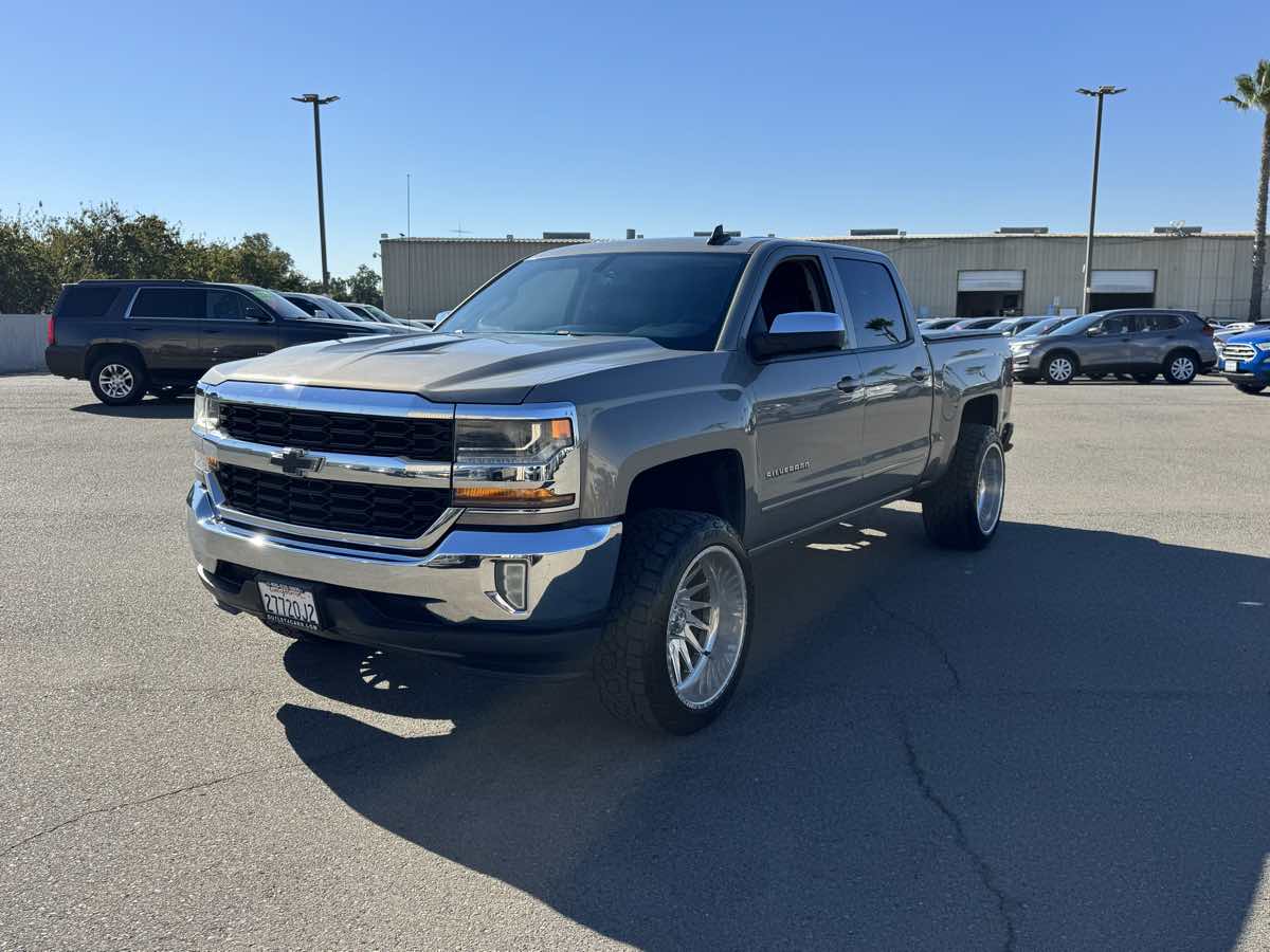 Chevrolet Silverado photo 5