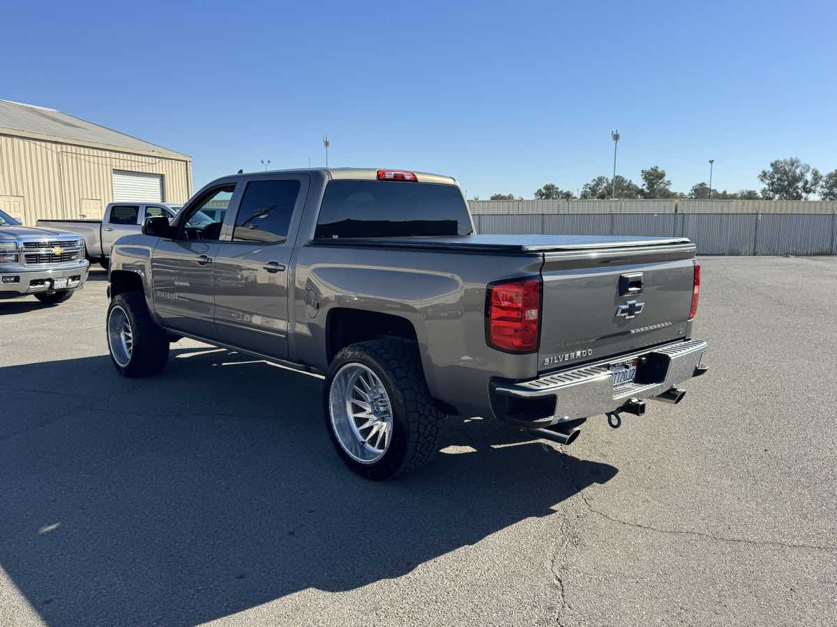 Chevrolet Silverado photo 7