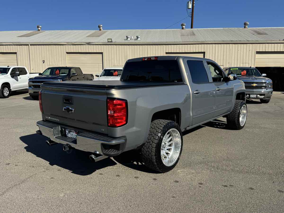 Chevrolet Silverado photo 11