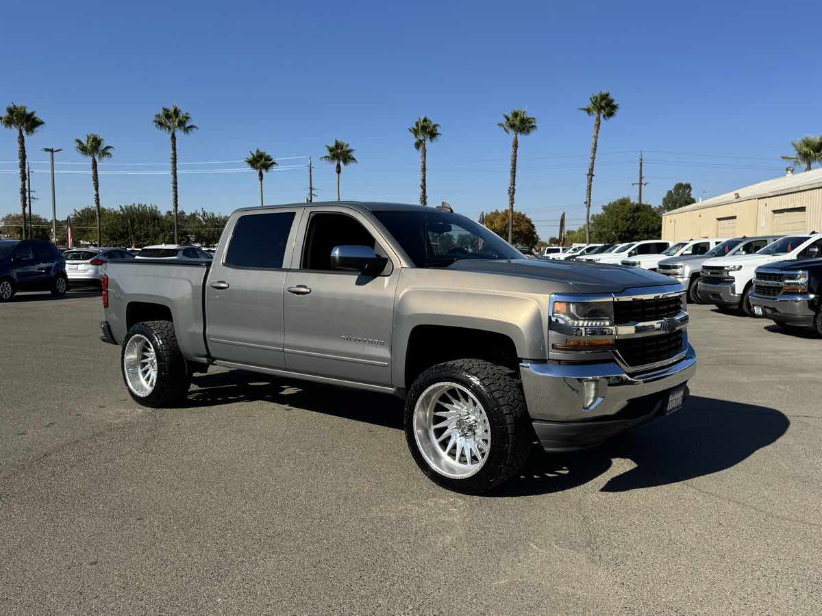 Chevrolet Silverado photo 13