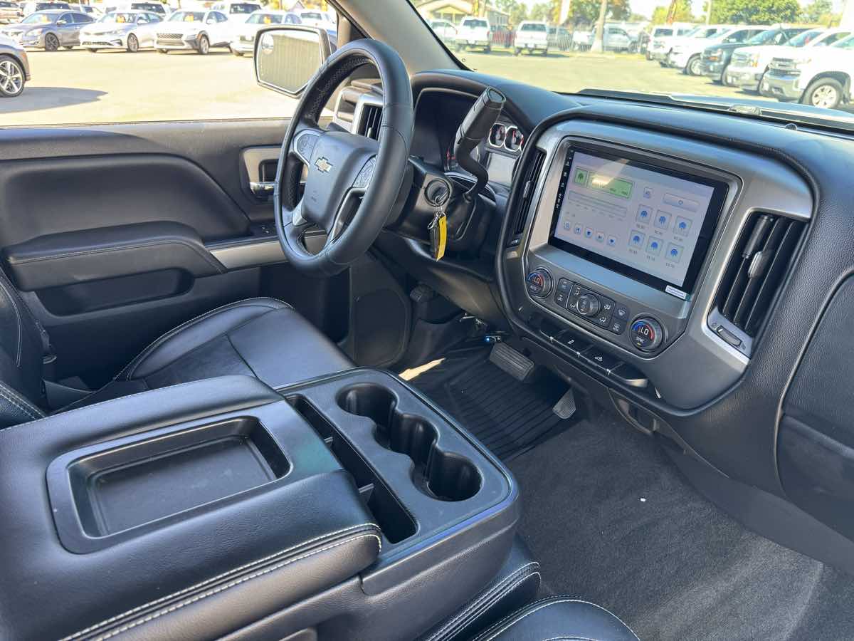Chevrolet Silverado photo 15