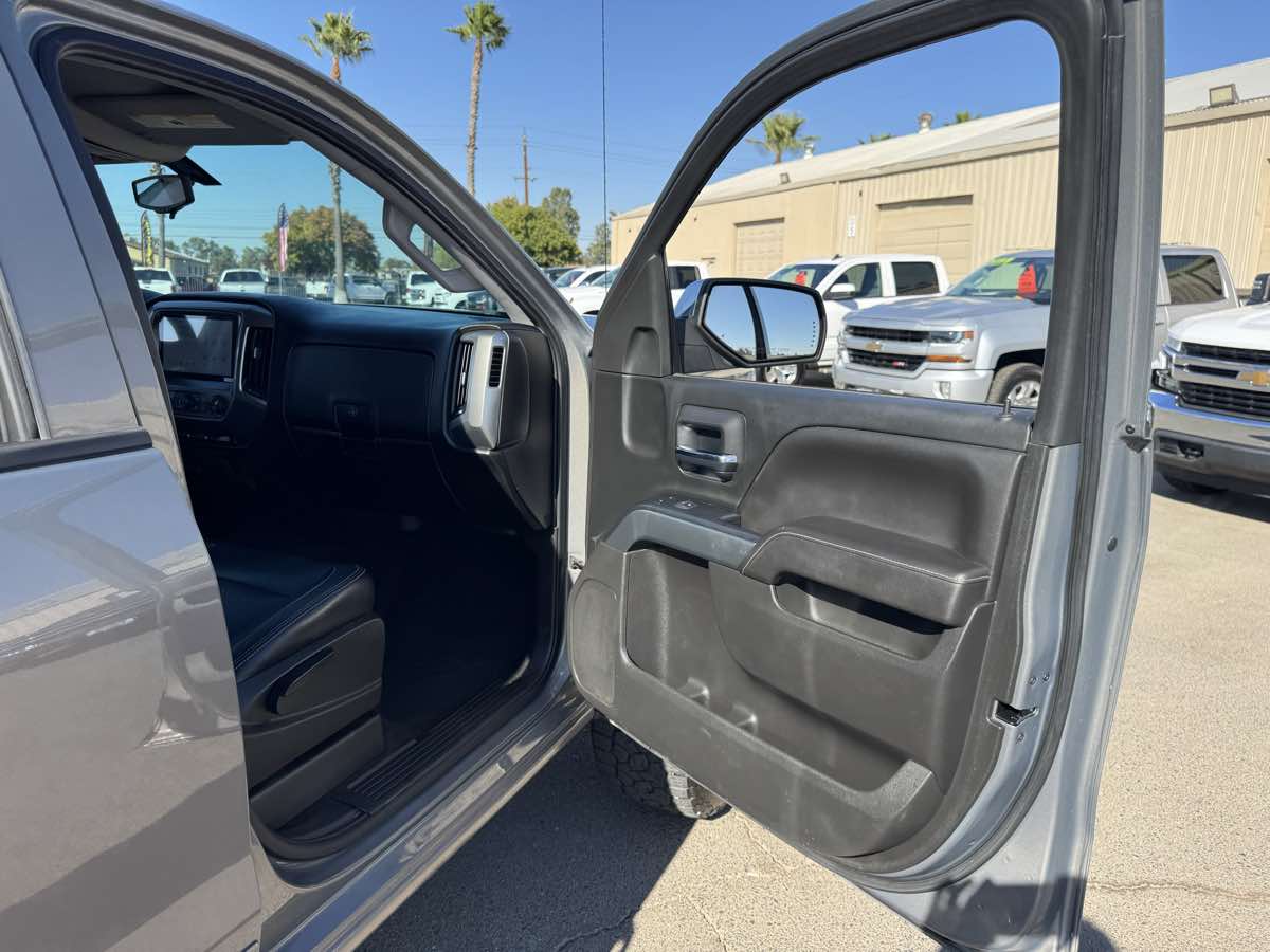 Chevrolet Silverado photo 16