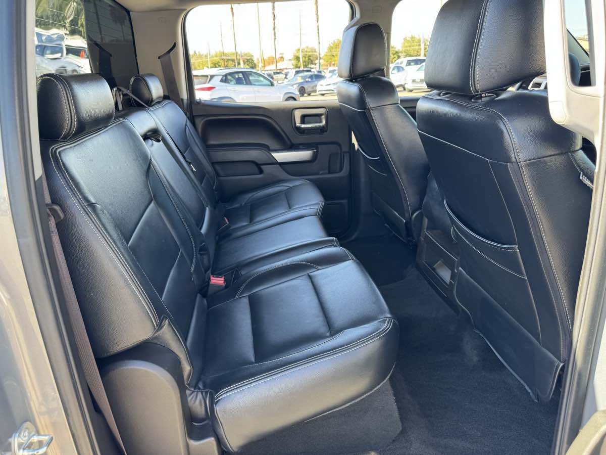 Chevrolet Silverado photo 18