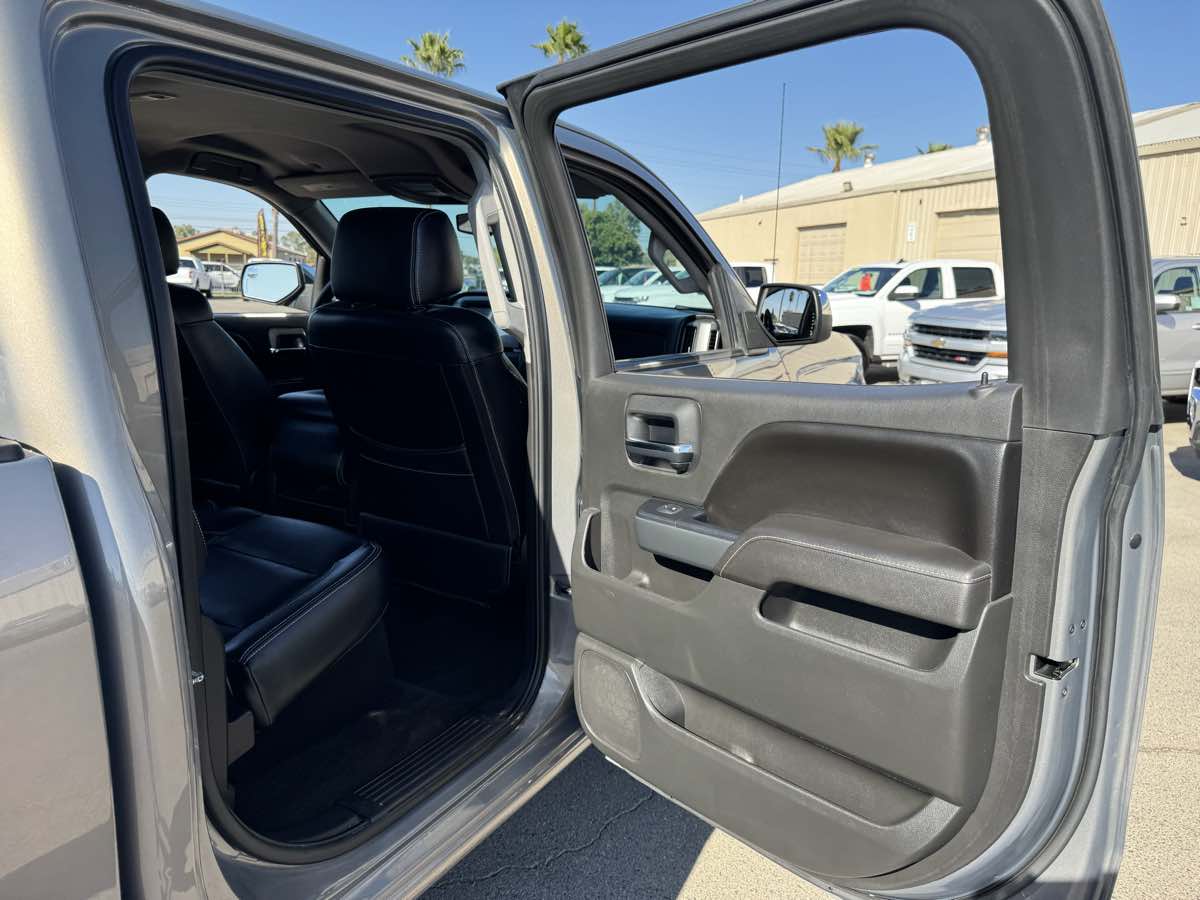 Chevrolet Silverado photo 19