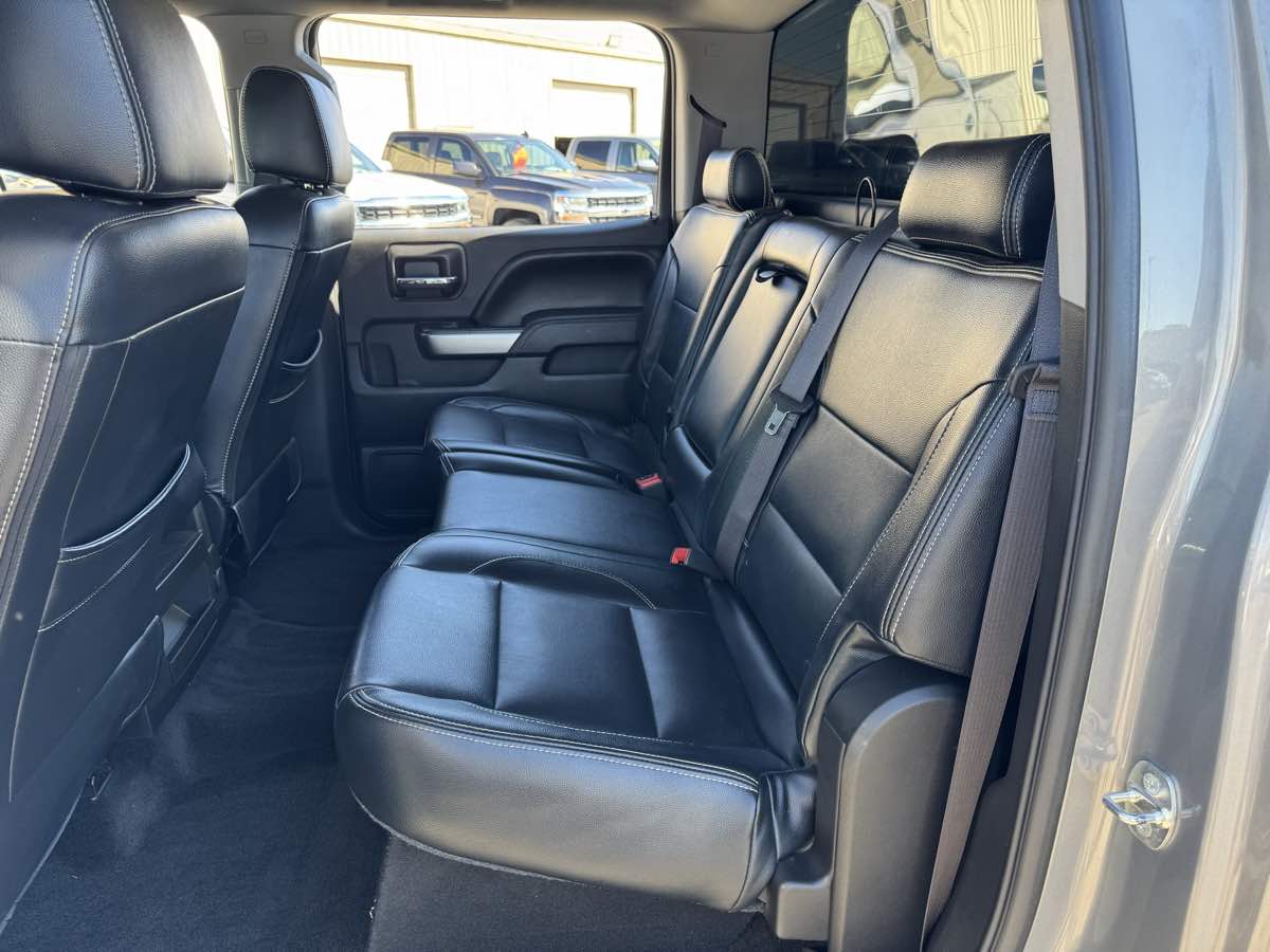 Chevrolet Silverado photo 21