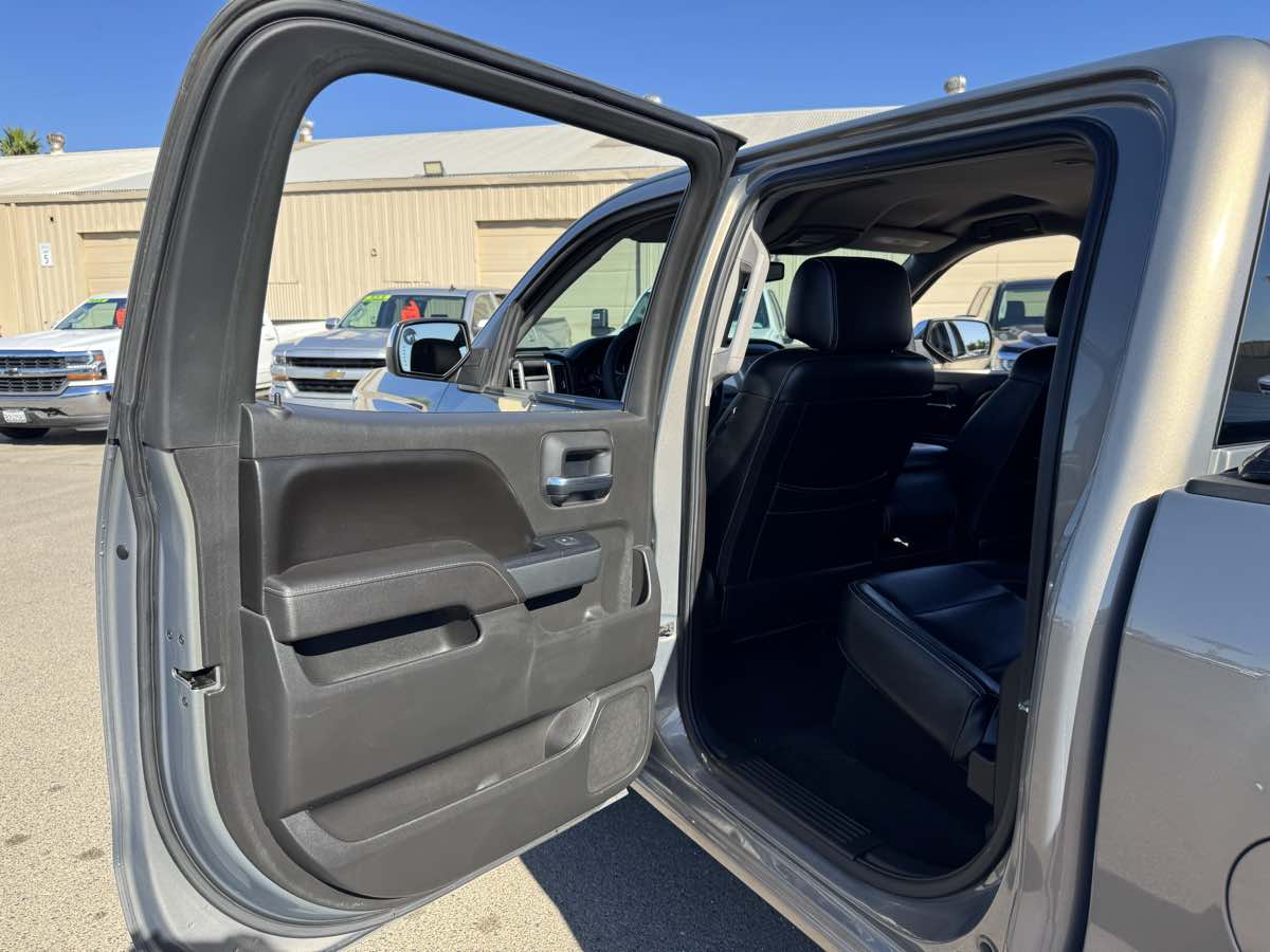 Chevrolet Silverado photo 22