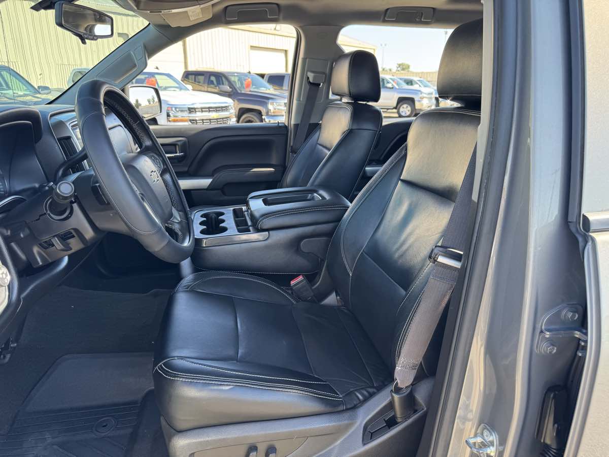 Chevrolet Silverado photo 23