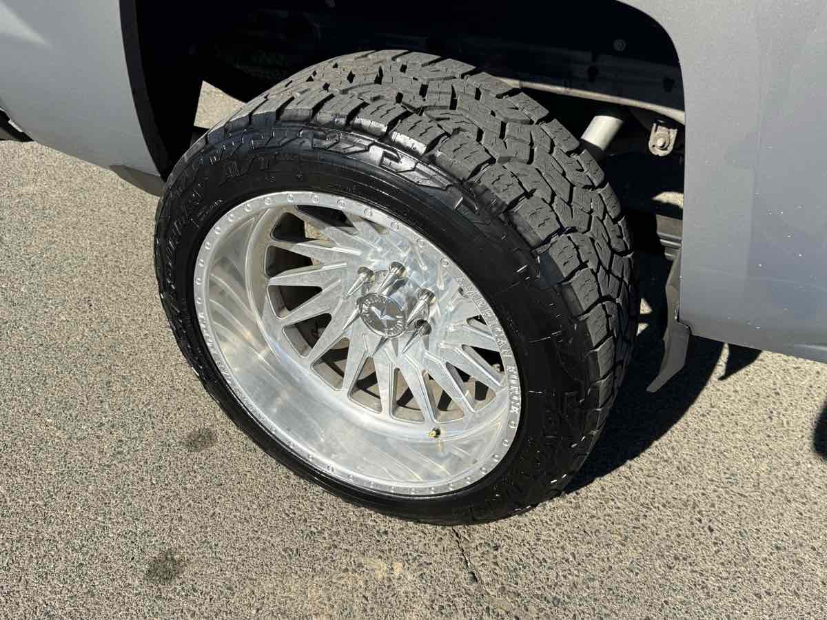 Chevrolet Silverado photo 37