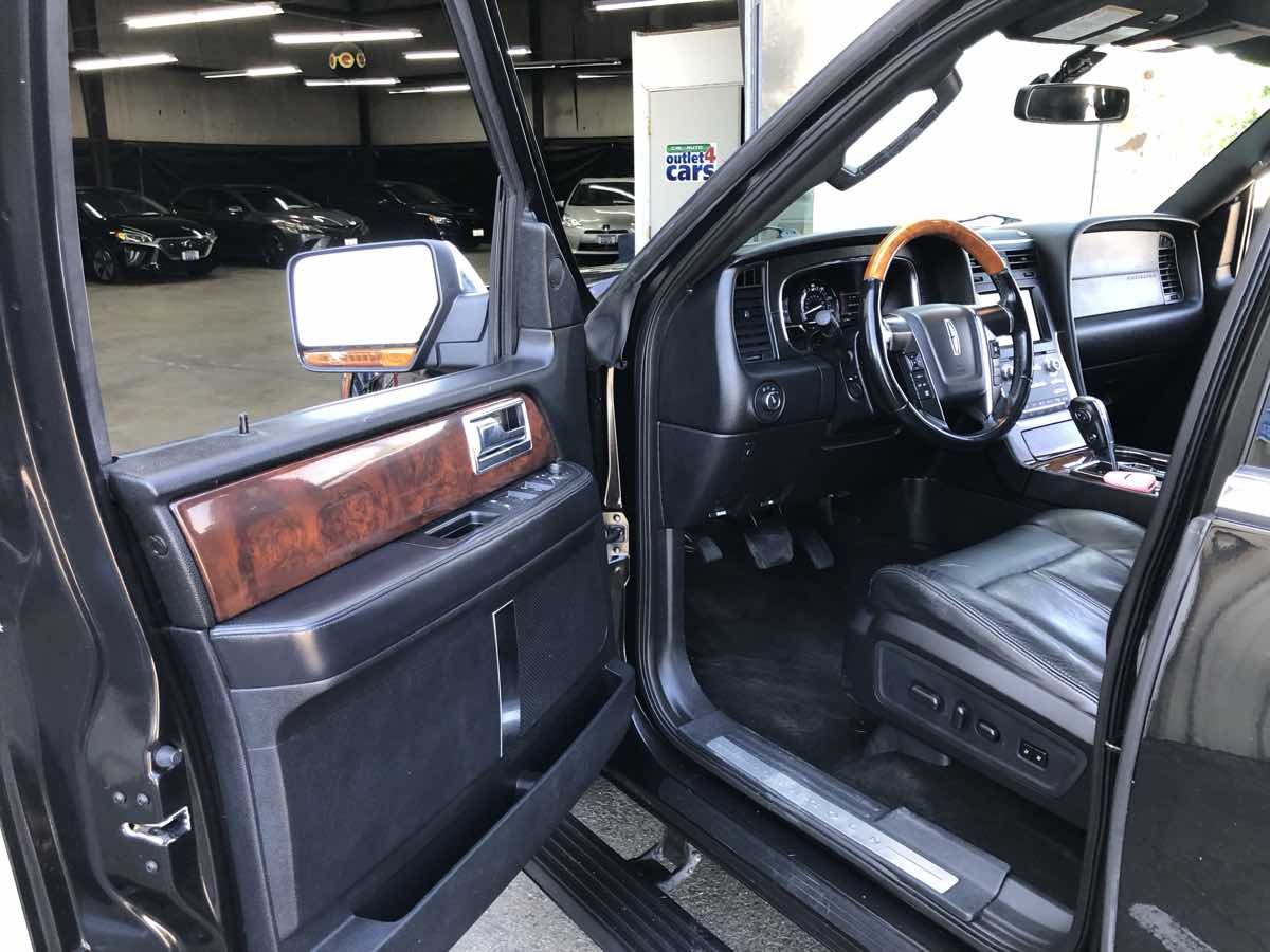 リン様　オーダーページ Sold 2015 Lincoln Navigator L 4X4 in Rio Linda