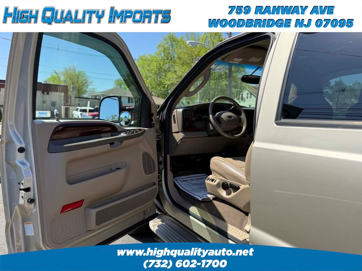 2004 Ford Excursion Limited photo 11