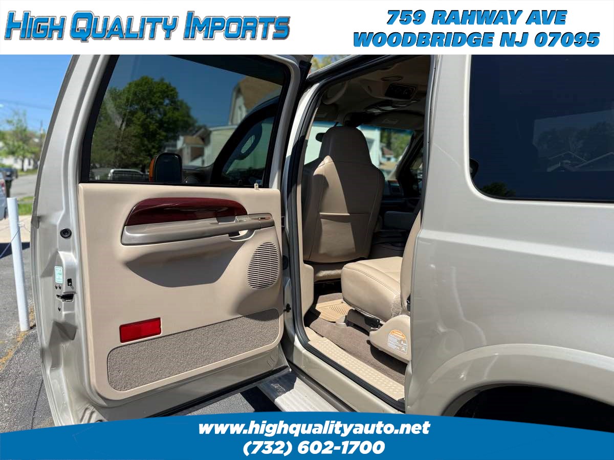 2004 Ford Excursion Limited photo 13