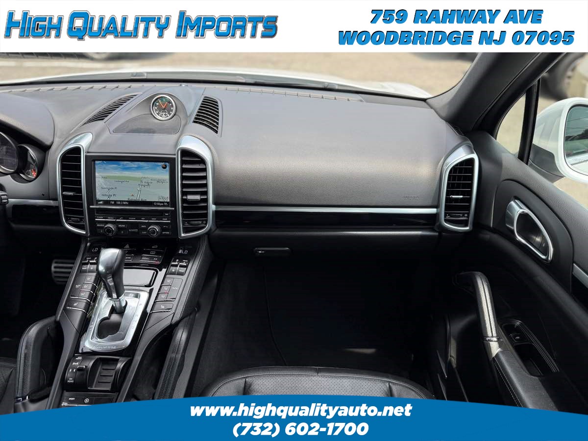 2015 Porsche Cayenne S photo 30