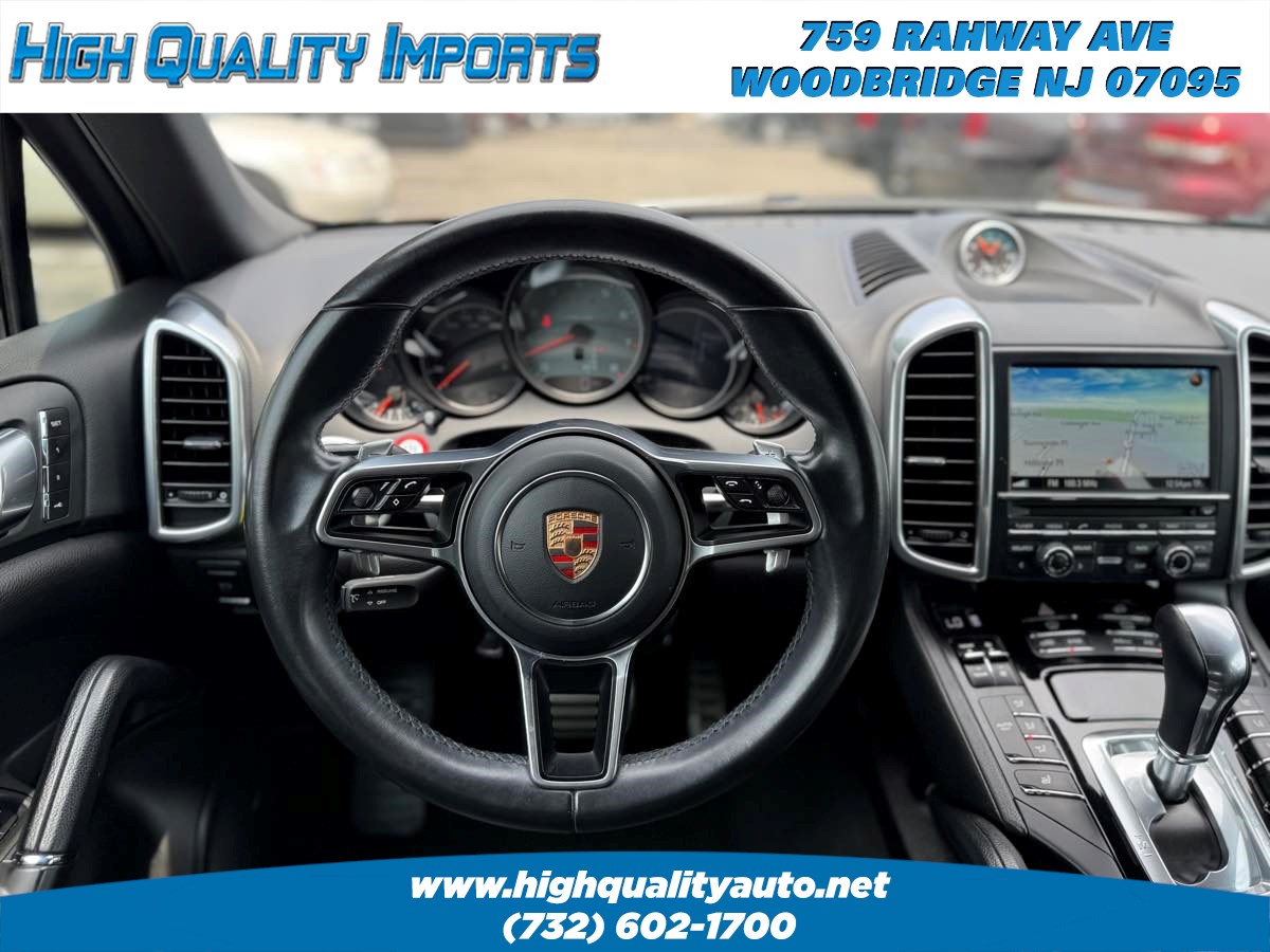 2015 Porsche Cayenne S photo 24