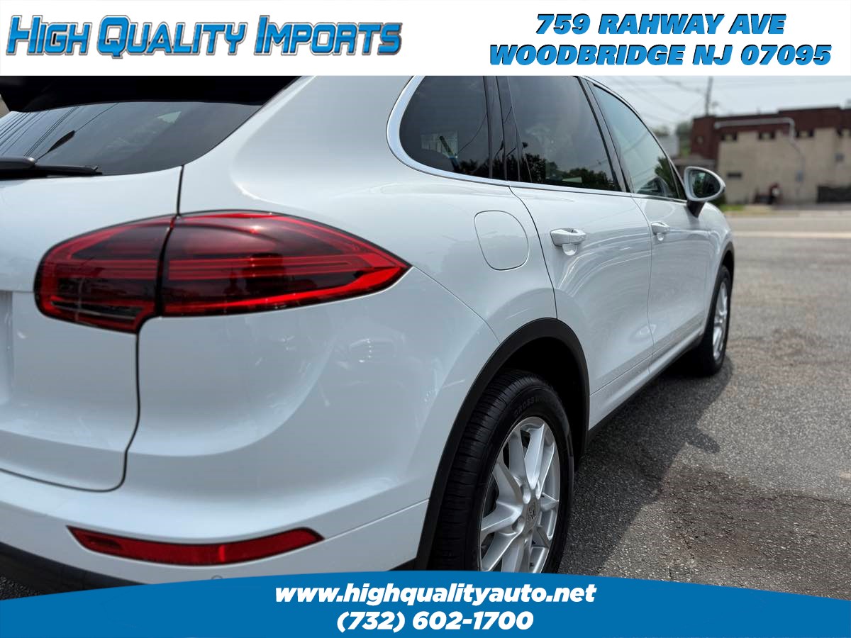 2015 Porsche Cayenne S photo 10