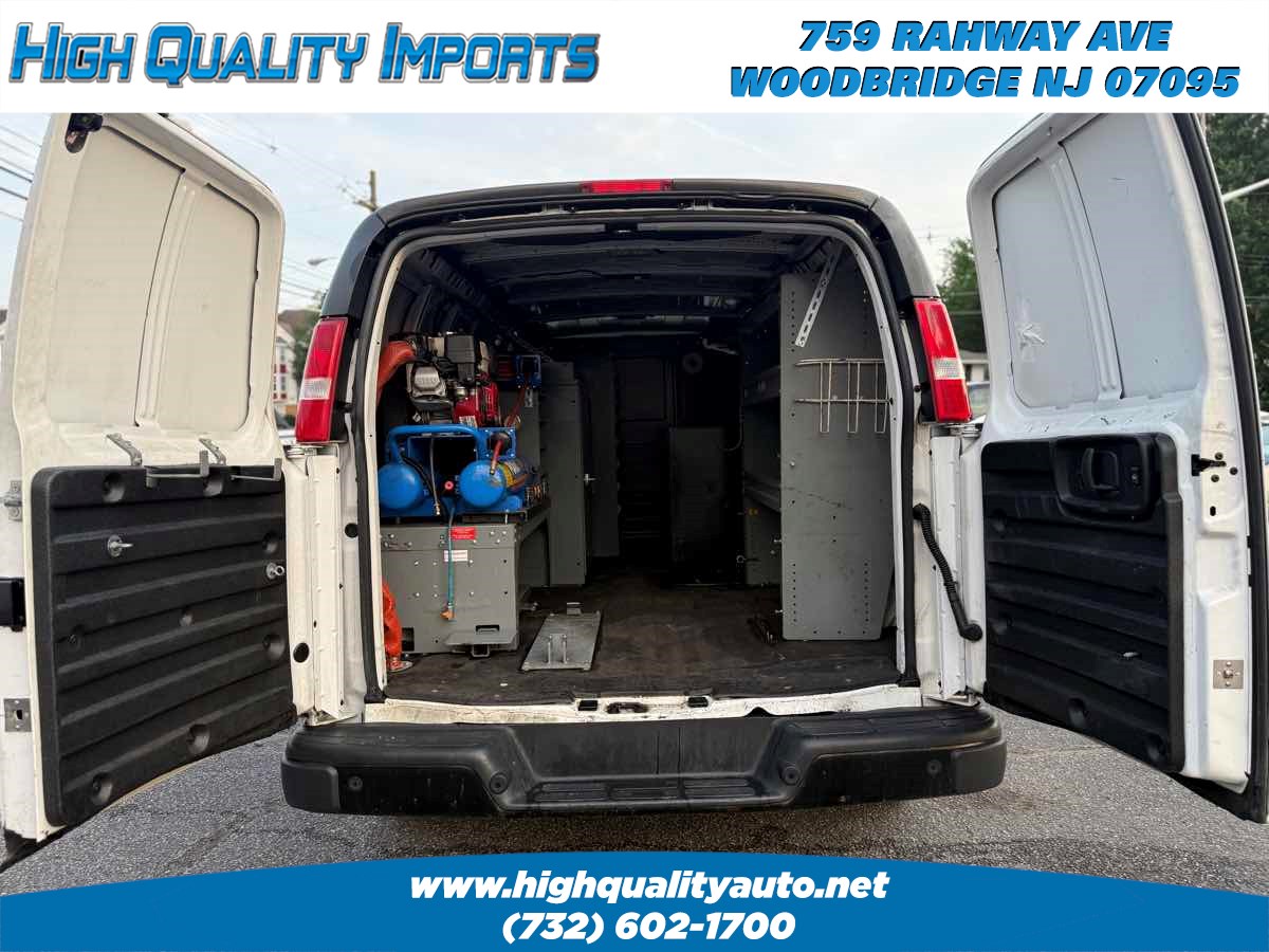 2018 Chevrolet Express Cargo photo 2