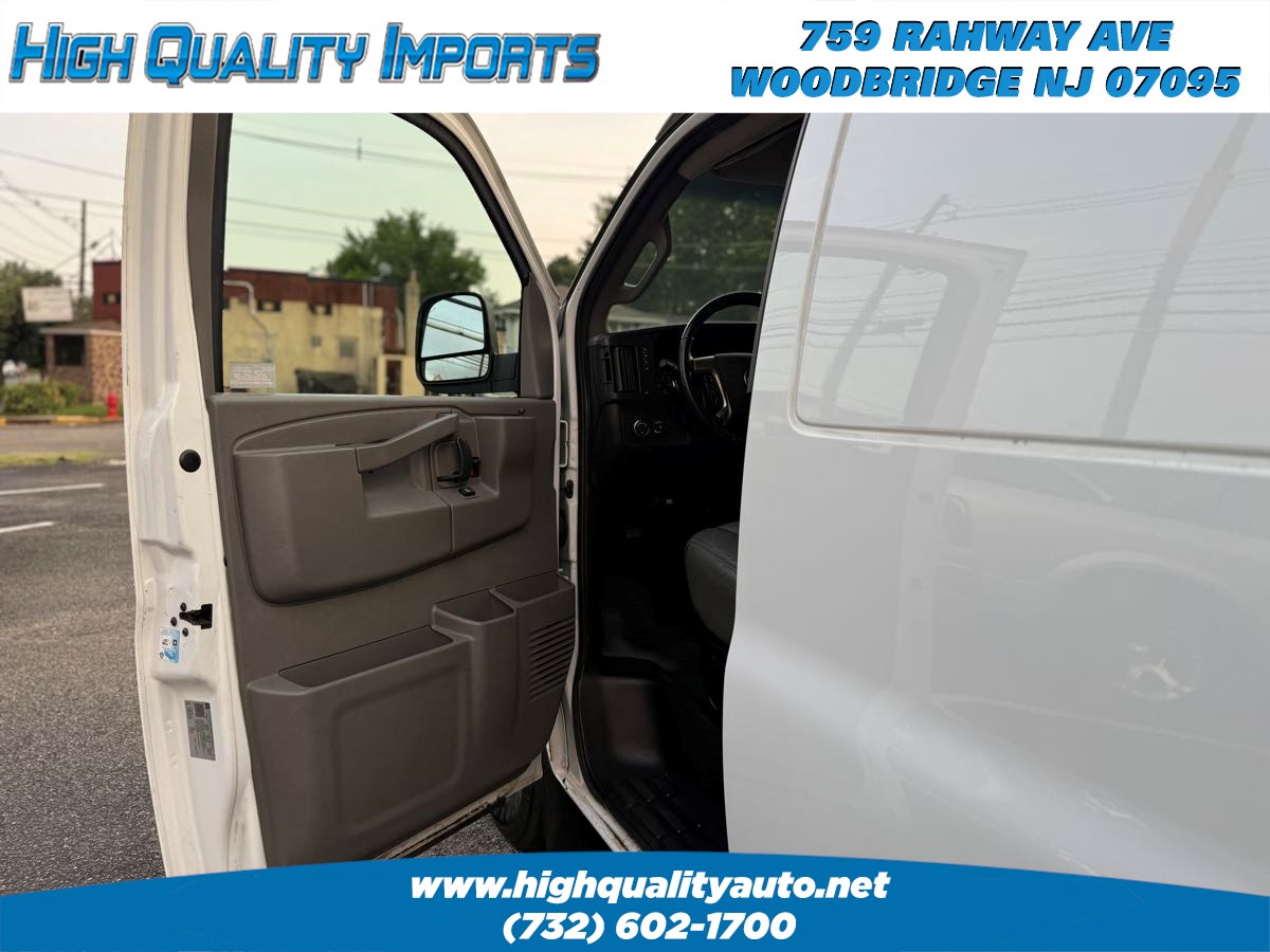 2018 Chevrolet Express Cargo photo 21