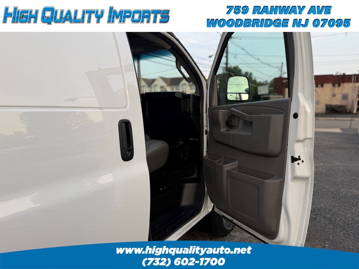 2018 Chevrolet Express Cargo photo 23
