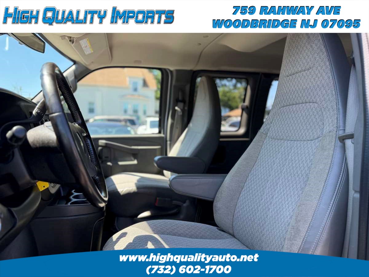 2016 Chevrolet Express Passenger LT photo 13