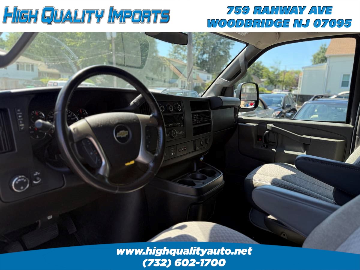 2016 Chevrolet Express Passenger LT photo 14