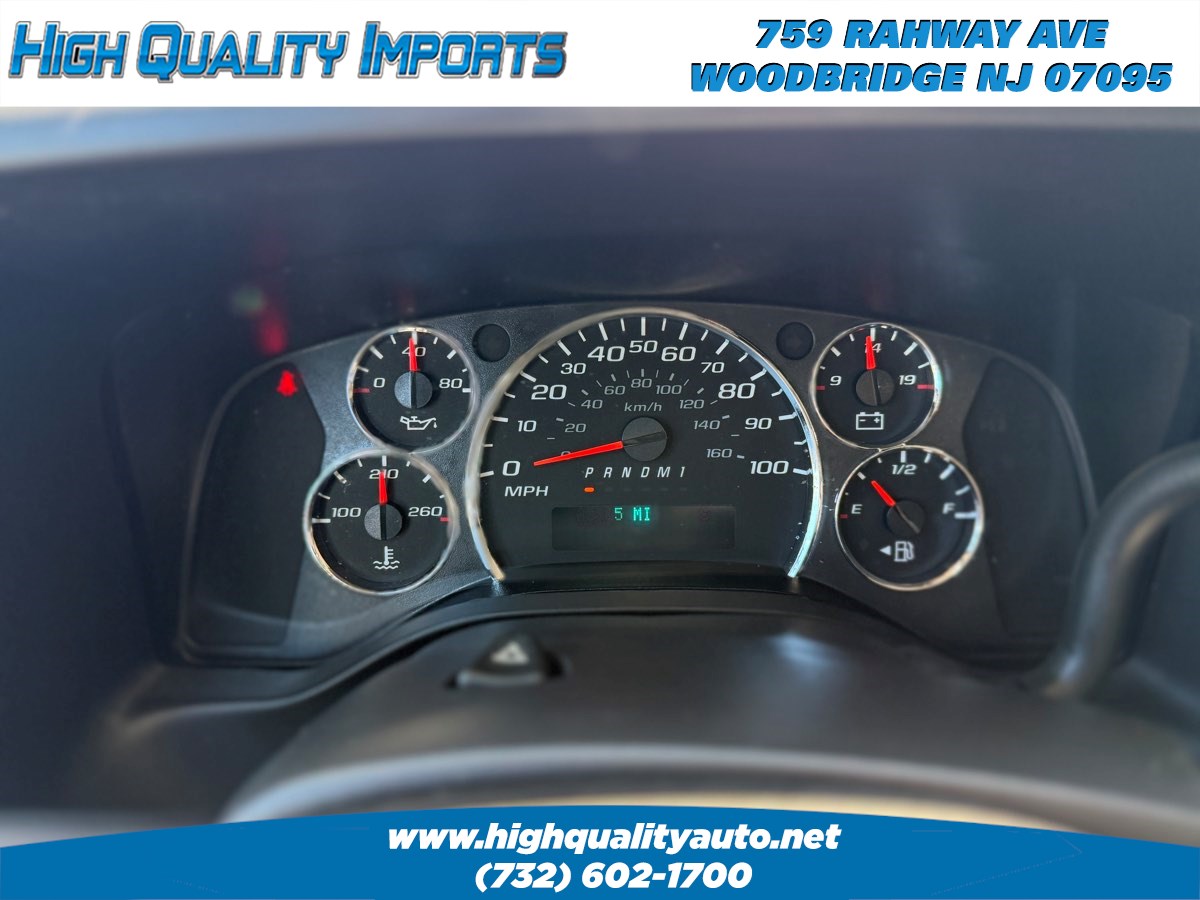 2016 Chevrolet Express Passenger LT photo 24