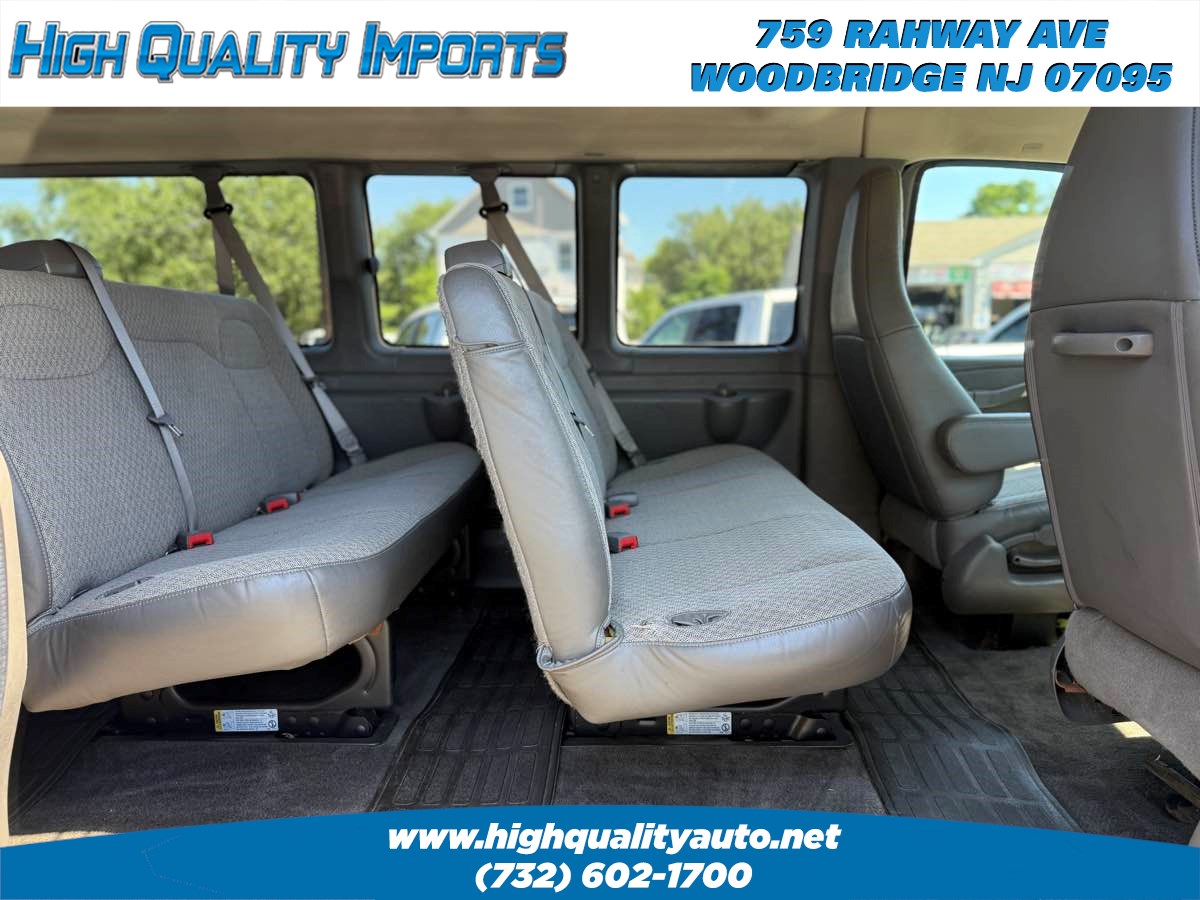 2016 Chevrolet Express Passenger LT photo 18