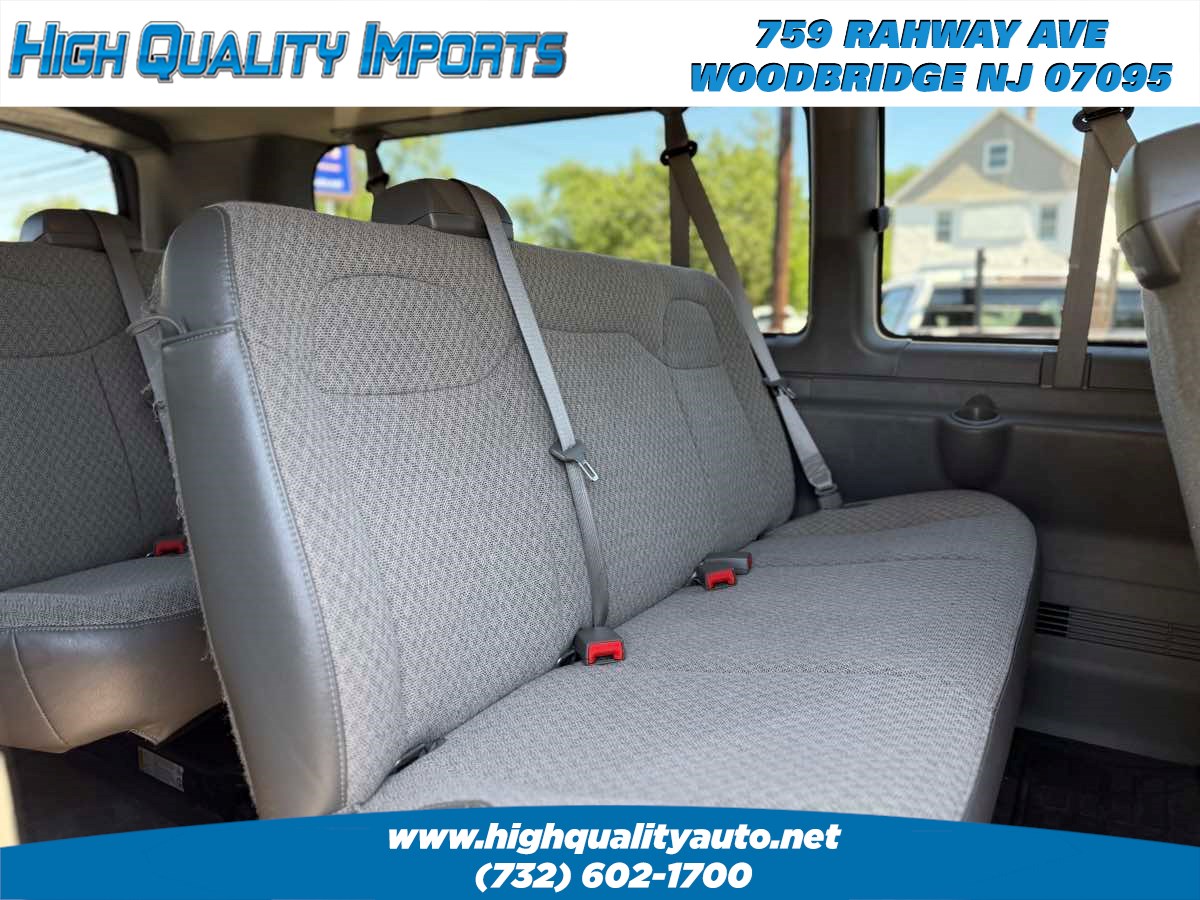 2016 Chevrolet Express Passenger LT photo 20