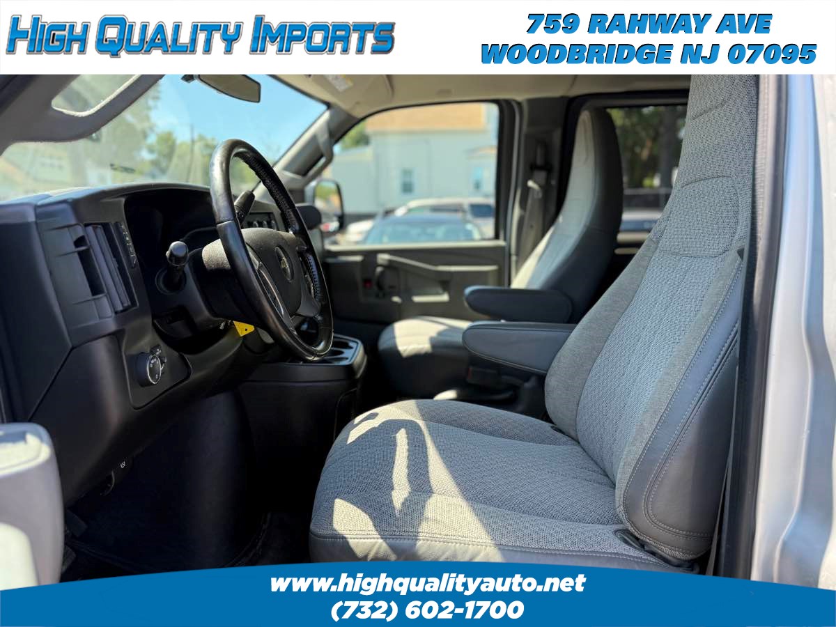 2016 Chevrolet Express Passenger LT photo 12