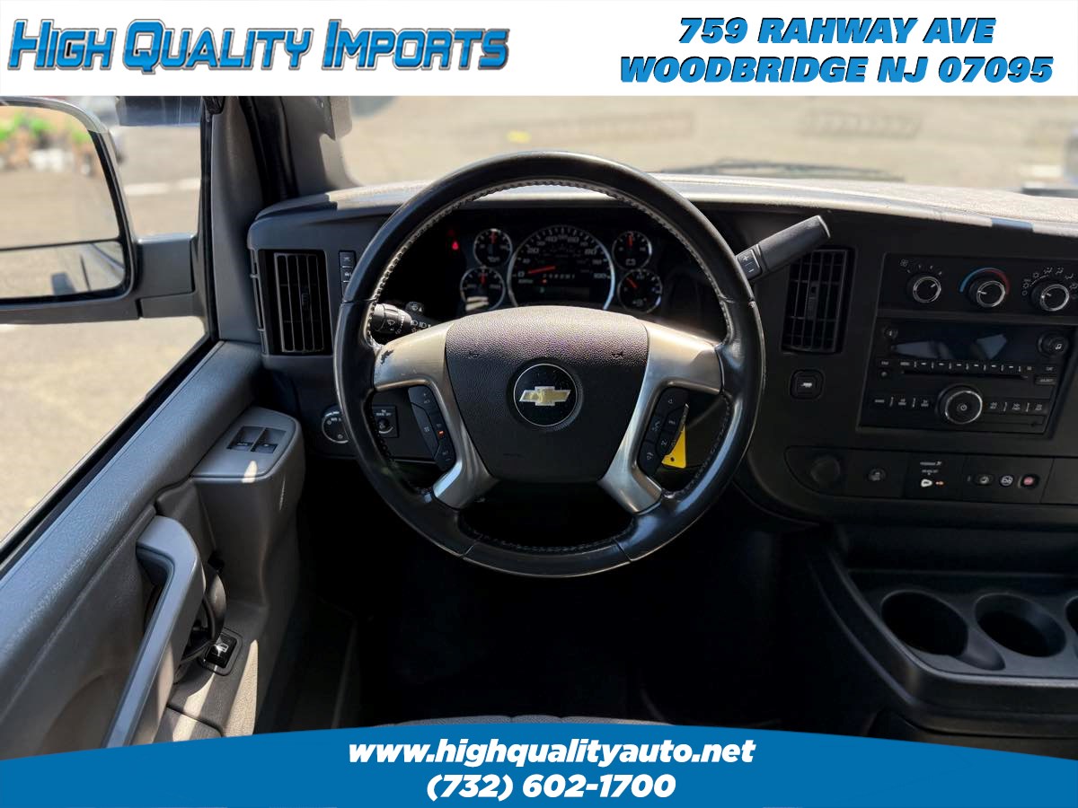 2016 Chevrolet Express Passenger LT photo 23
