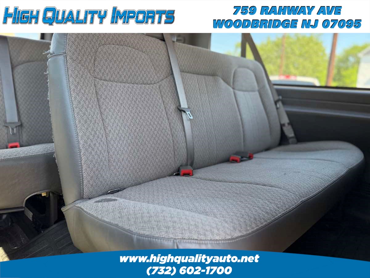 2016 Chevrolet Express Passenger LT photo 21