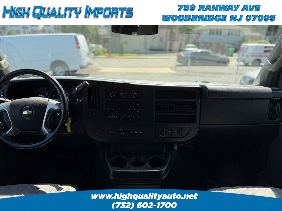 2016 Chevrolet Express Passenger LT photo 22