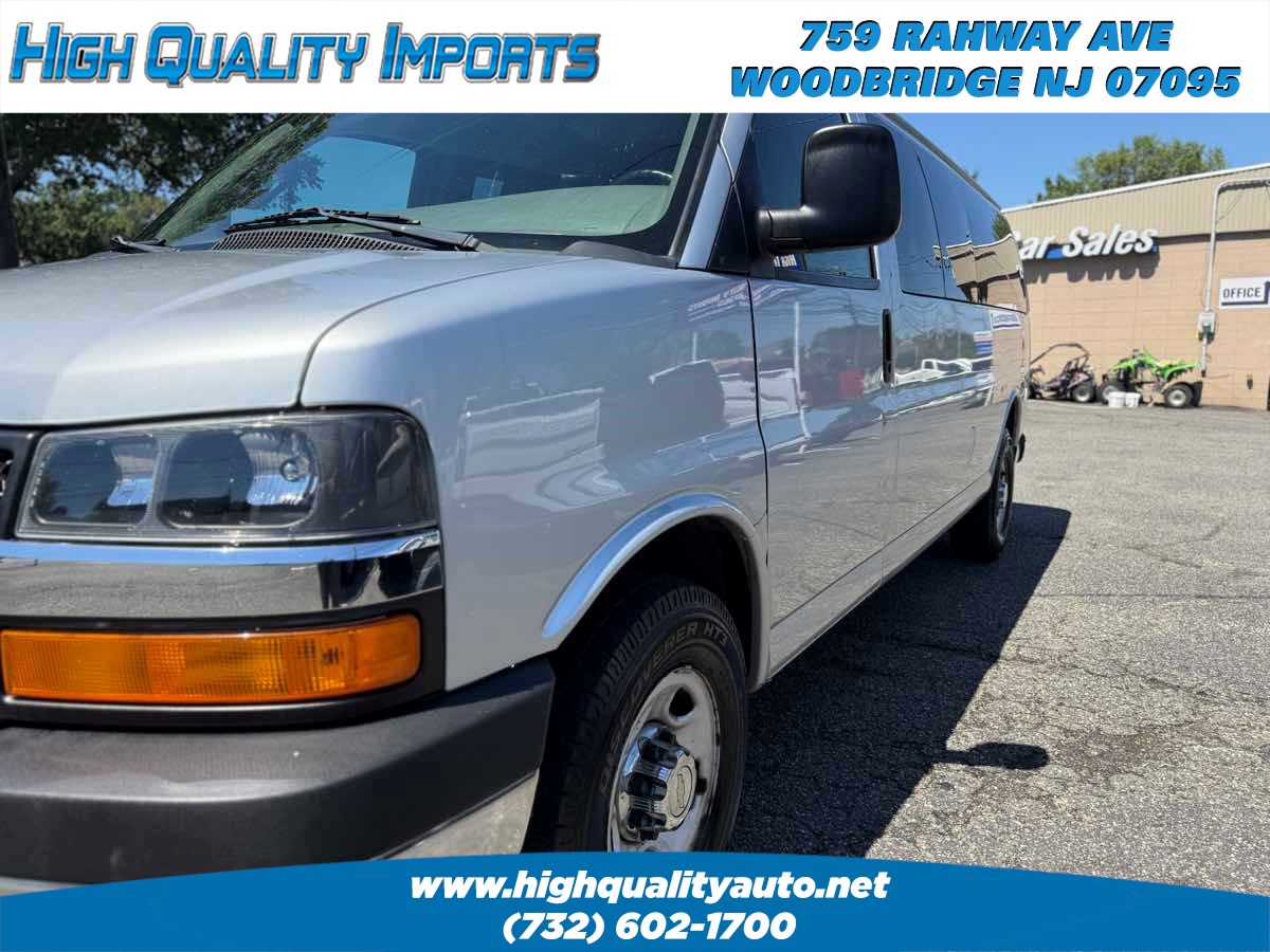 2016 Chevrolet Express Passenger LT photo 8