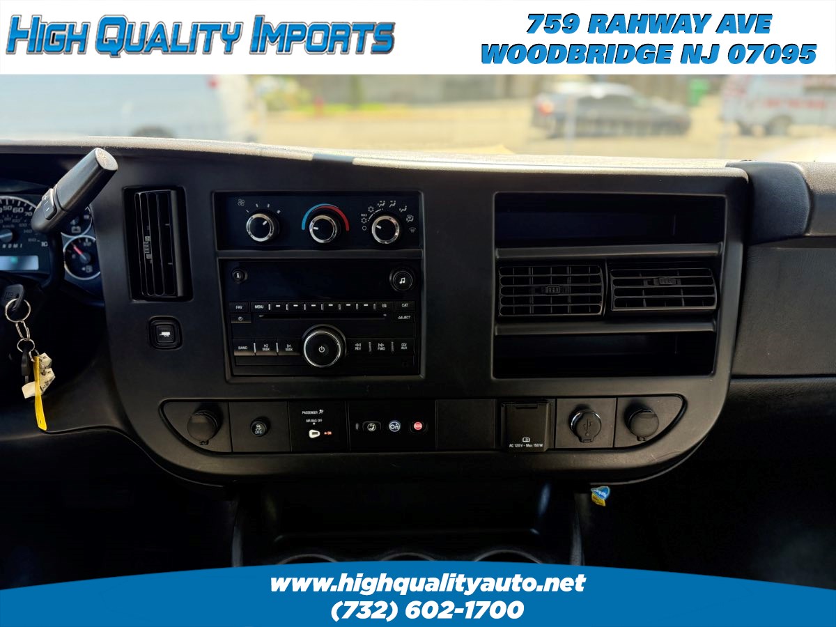 2016 Chevrolet Express Passenger LT photo 25