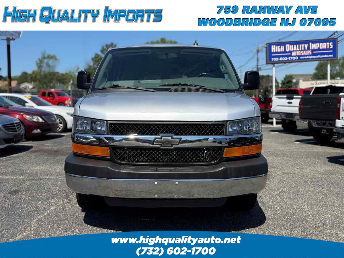 2016 Chevrolet Express Passenger LT photo 2