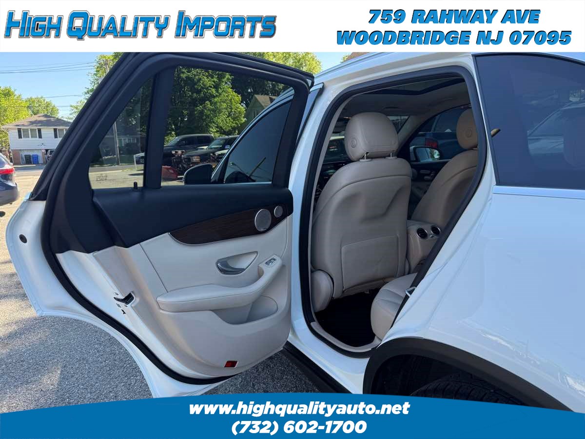 2021 Mercedes-Benz GLC GLC300 - Photo 15
