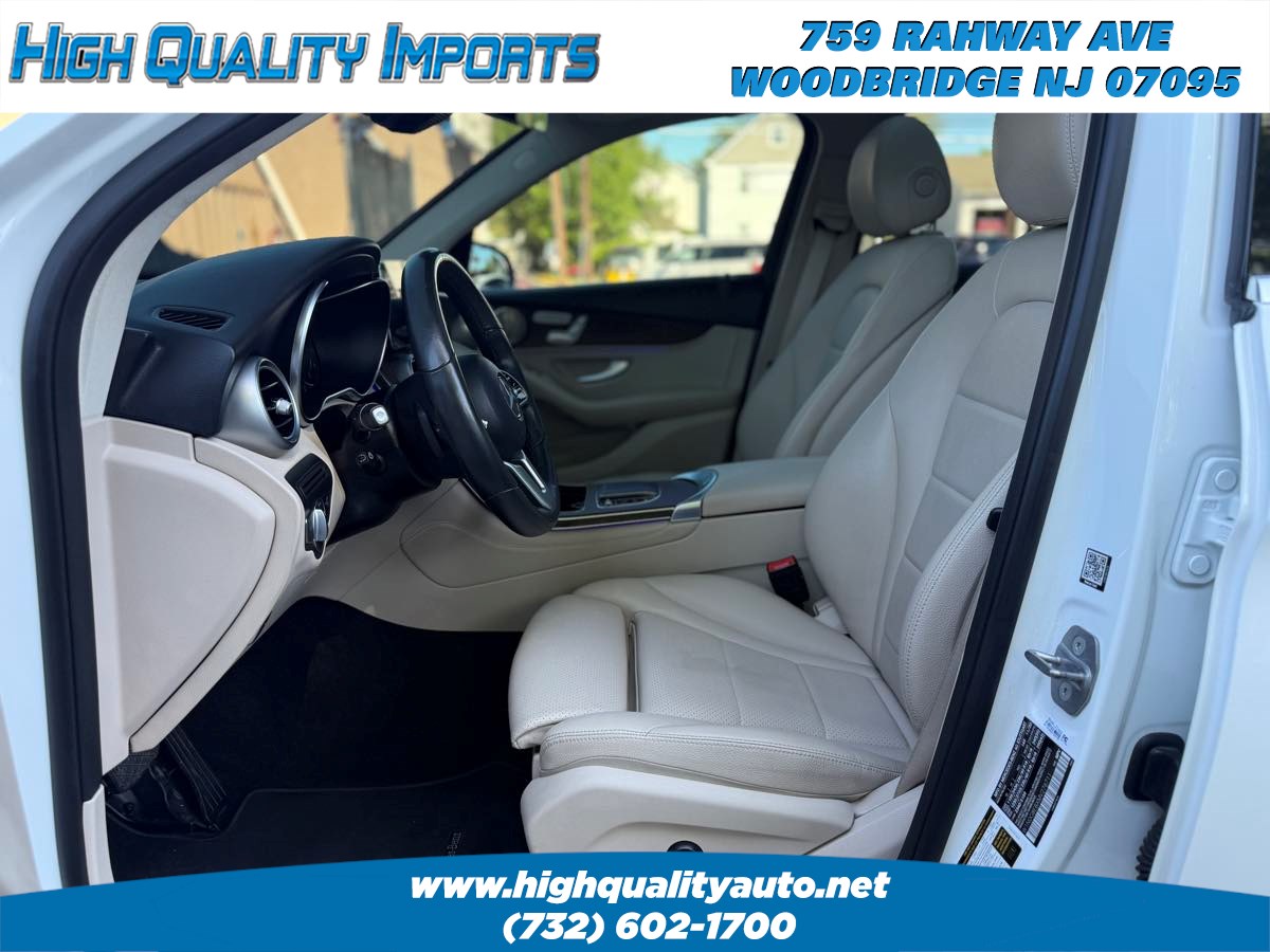 2021 Mercedes-Benz GLC GLC300 - Photo 13