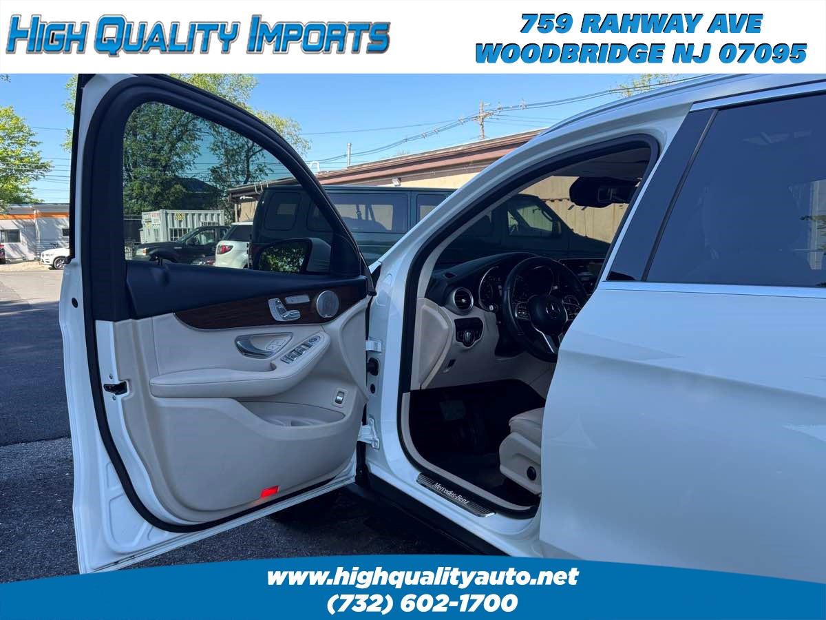 2021 Mercedes-Benz GLC GLC300 - Photo 12