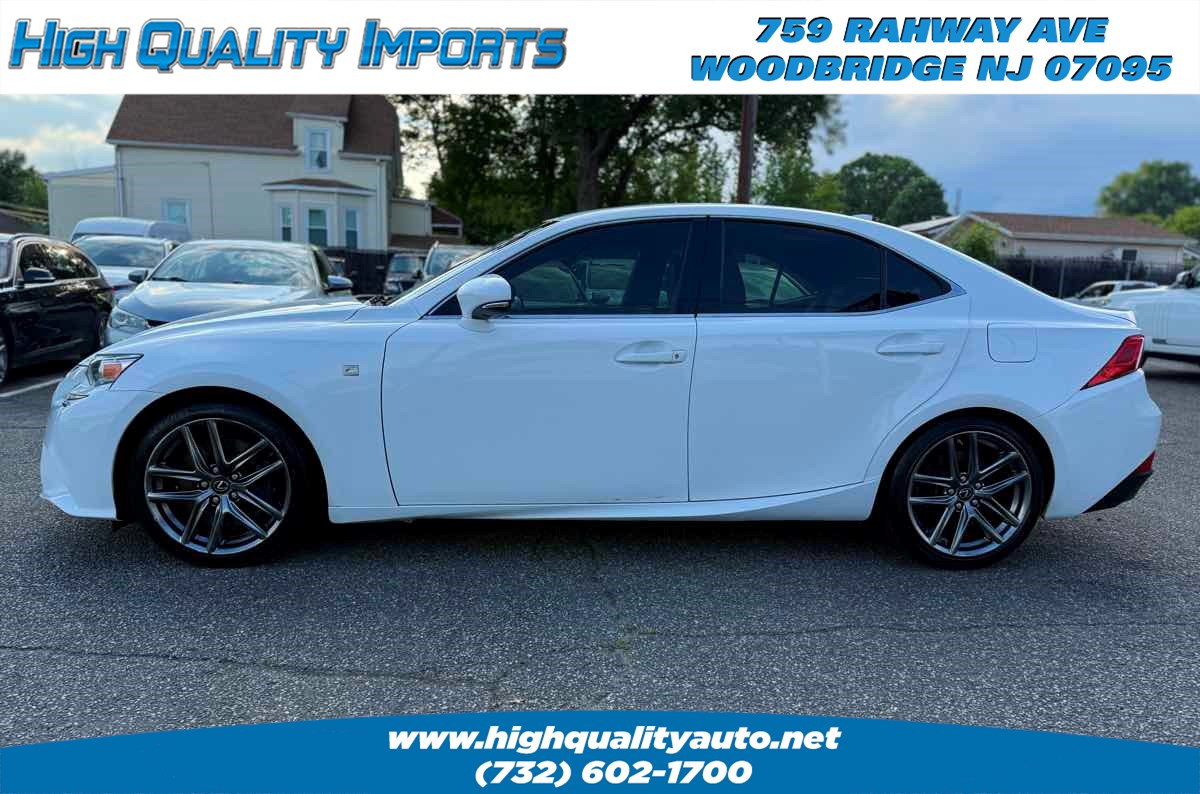 2015 Lexus IS 350 - Photo 4