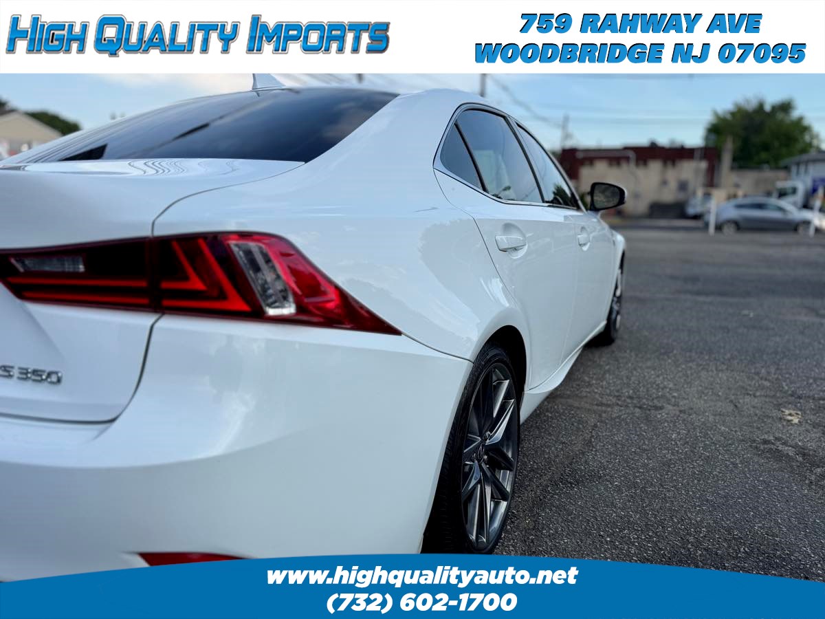 2015 Lexus IS 350 - Photo 10