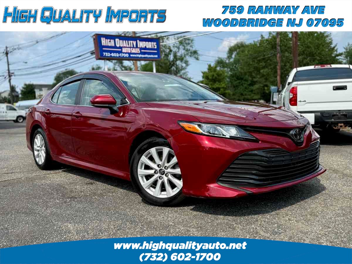 2018 Toyota Camry LE - Photo 2
