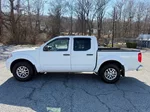 2014 Nissan Frontier SV photo 2