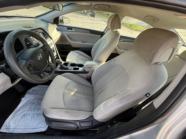 2017 Hyundai Sonata SE Eco photo 2