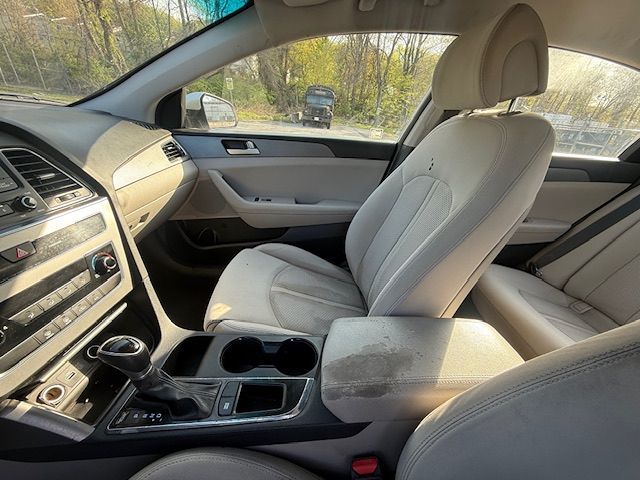 2017 Hyundai Sonata SE Eco photo 3