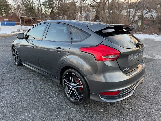 2017 Ford Focus ST photo 3