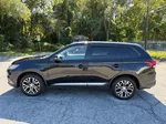 2017 Mitsubishi Outlander SE S-AWC photo 2