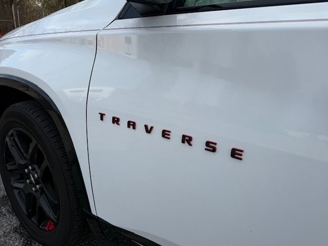 2019 Chevrolet Traverse Premier photo 2