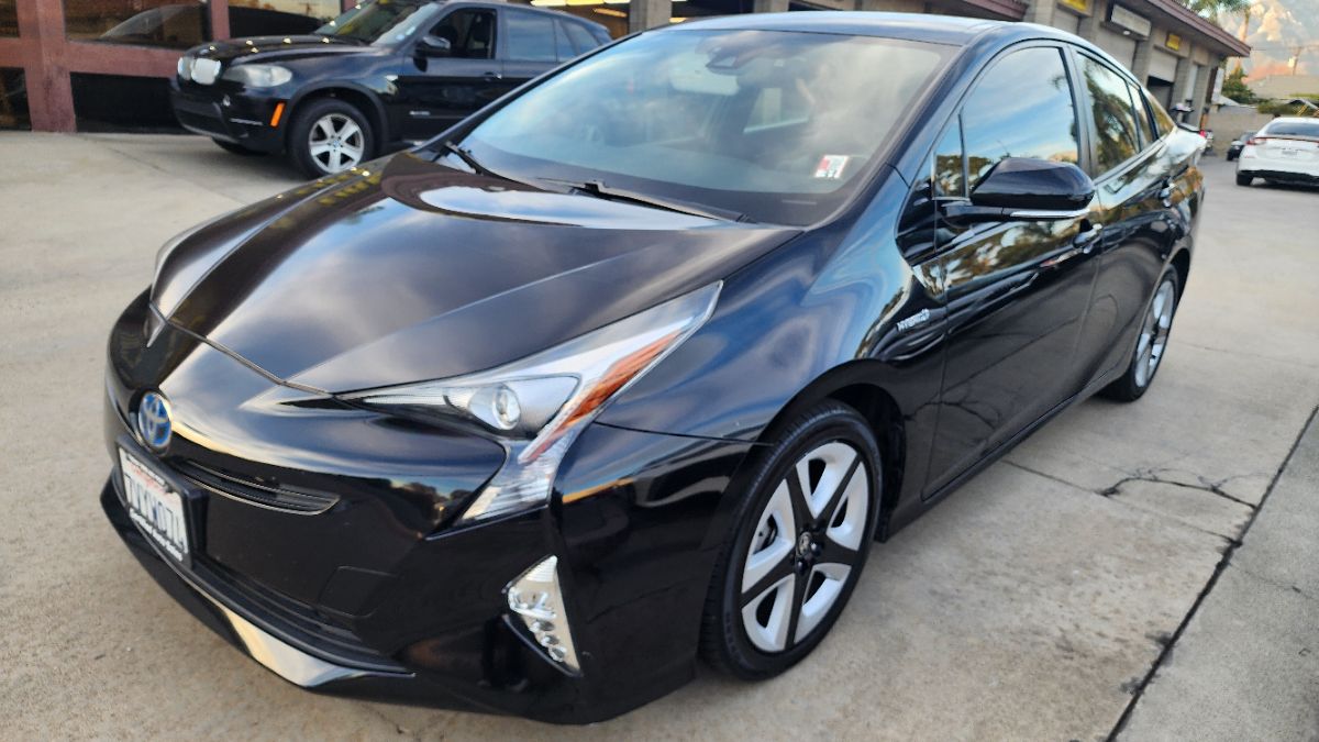 2016 Toyota Prius Three