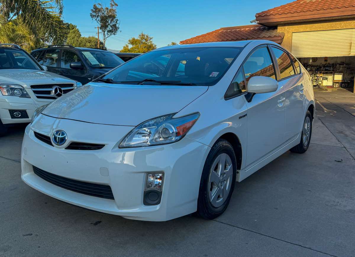 2010 Toyota Prius III