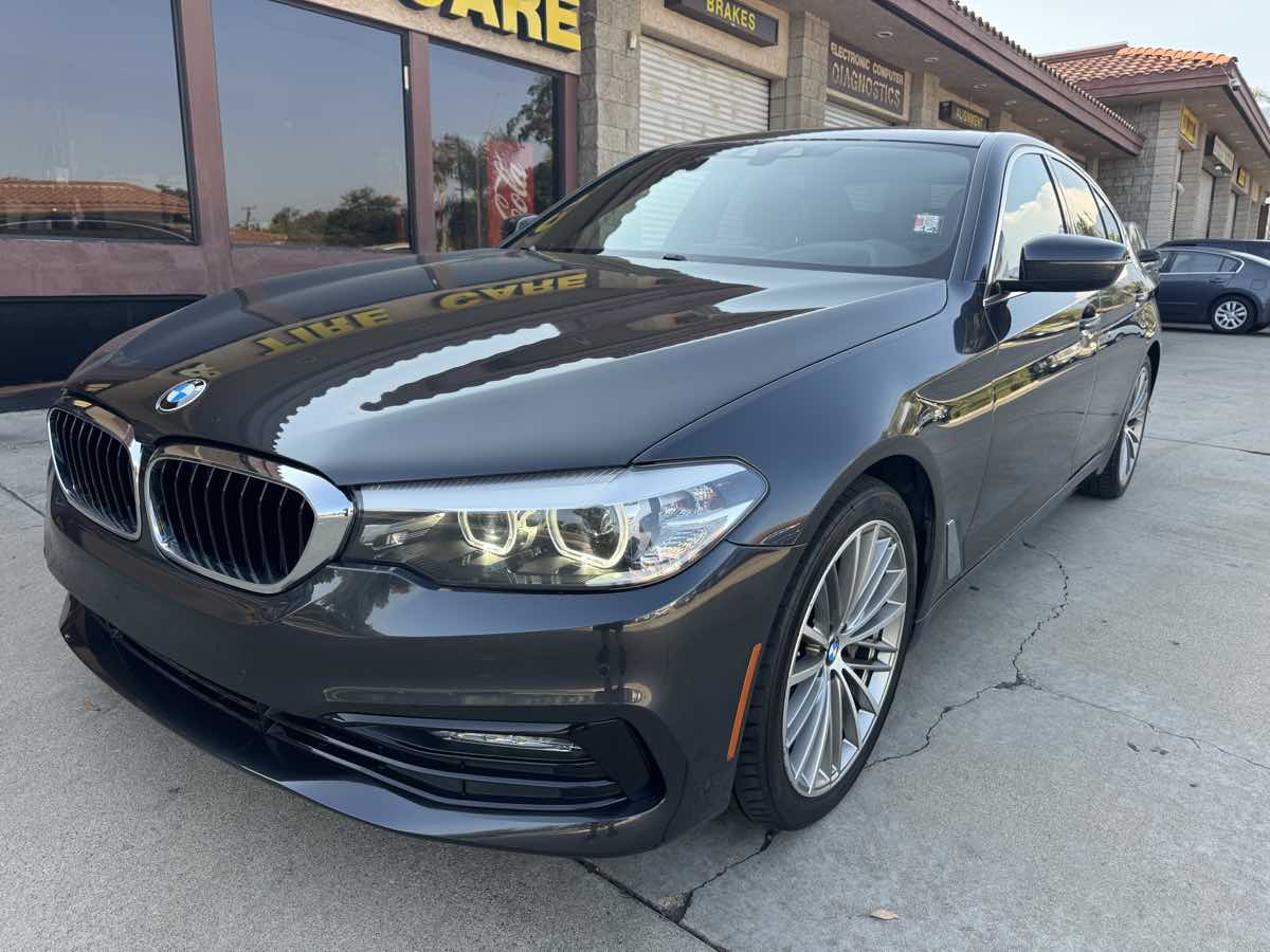 2018 BMW 5 Series 530i