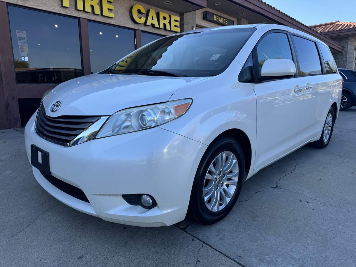 2016 Toyota Sienna XLE