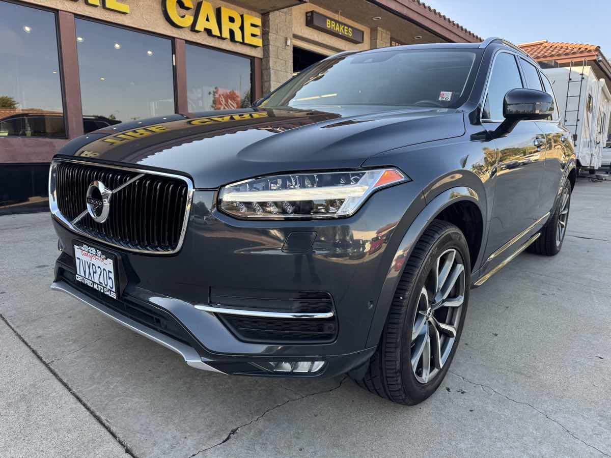 2017 Volvo XC90 Momentum